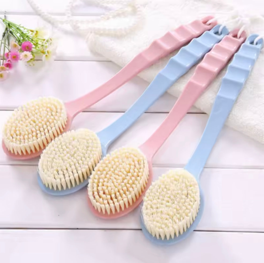 Long Handled Plastic Bath Brush, Soft Sponge Scrubber Body Cleansing Brush, Bath Back Massage Brush Long Handled Plastic Bath Brush, Soft Sponge Scrubber Body Cleansing Brush, Bath Back Massage Brush